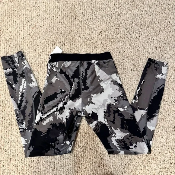 NIKE PRO hyperwarm women size Medium black white geometric compression leggings - Picture 4 of 4